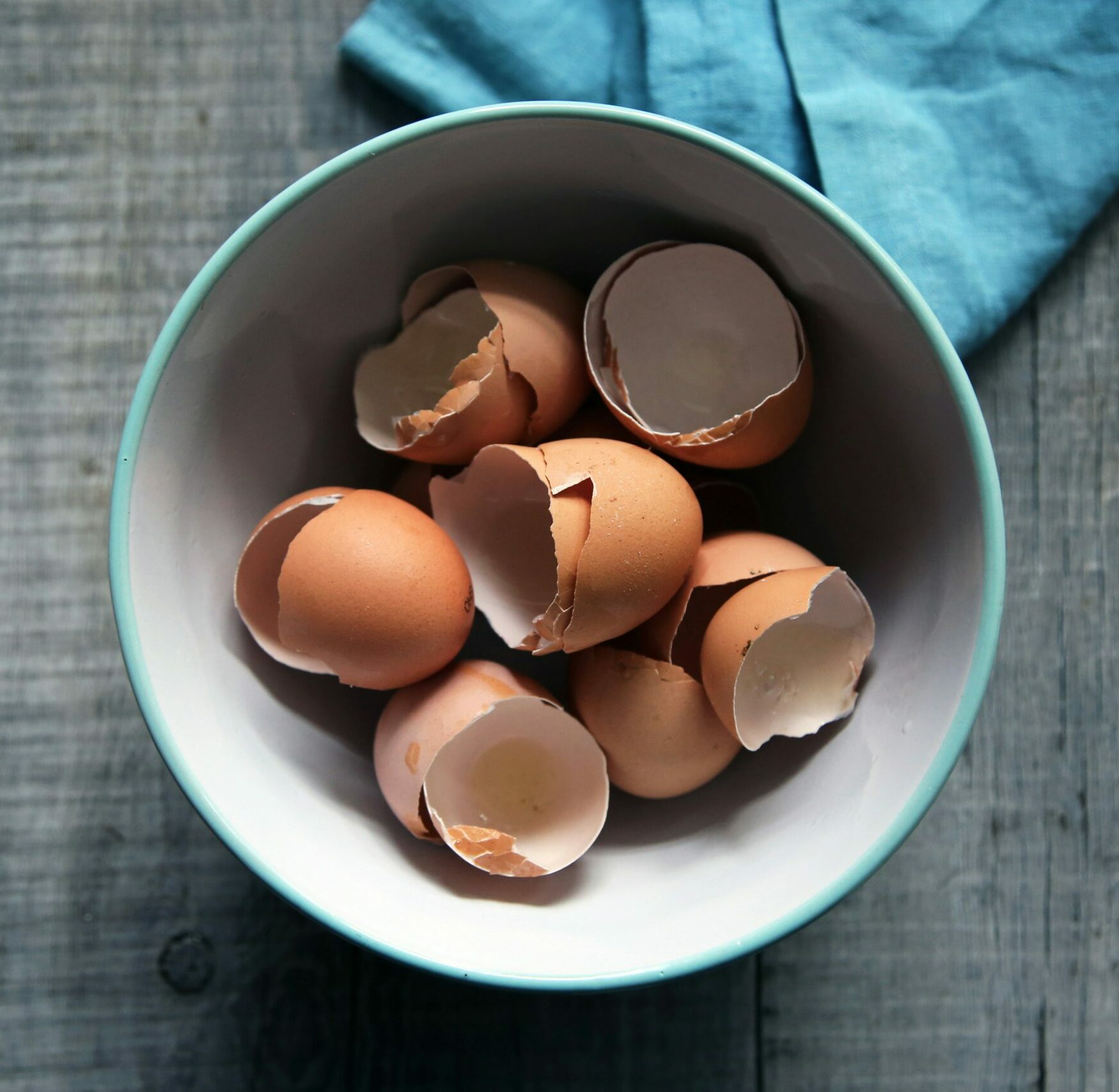 Peeling Eggs
