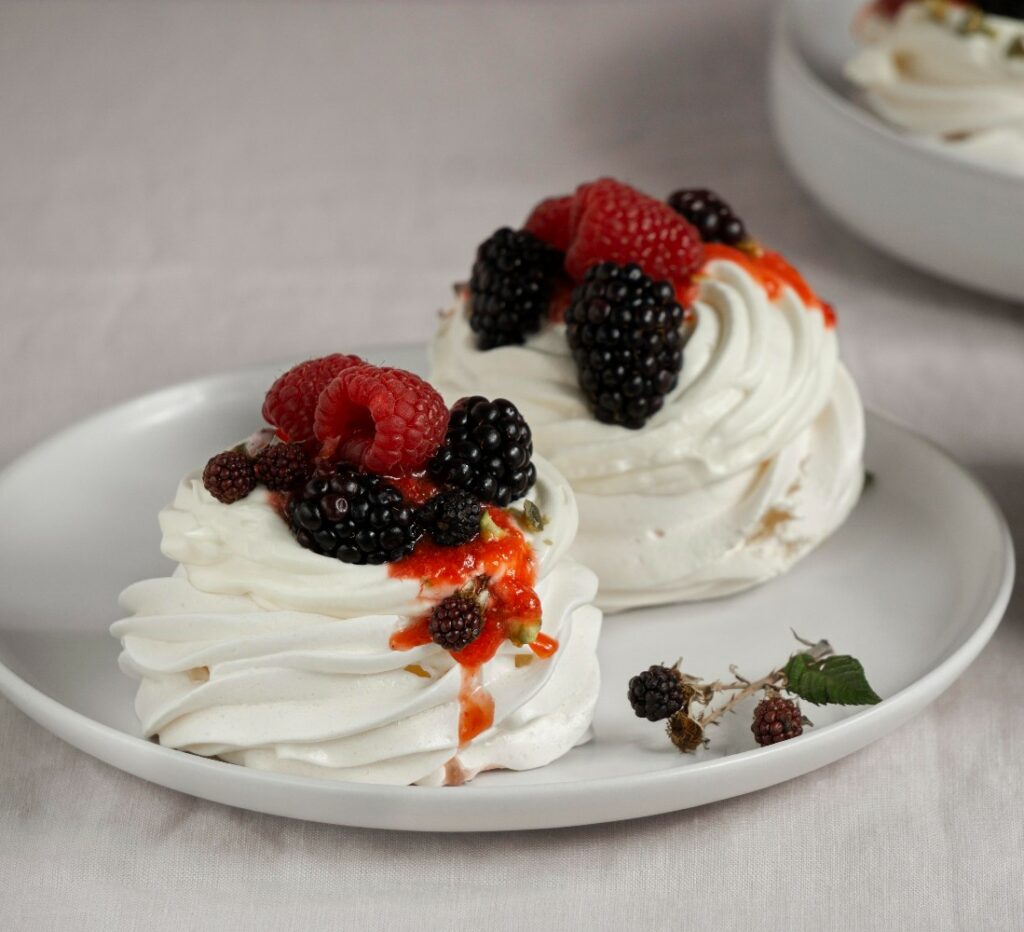 Berry Pavlova